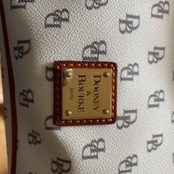 Dooney Bourke Gretta Crossbody - NWOT - Picture 4 of 4